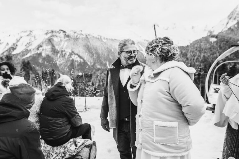 cérémonie de mariage dans la neige