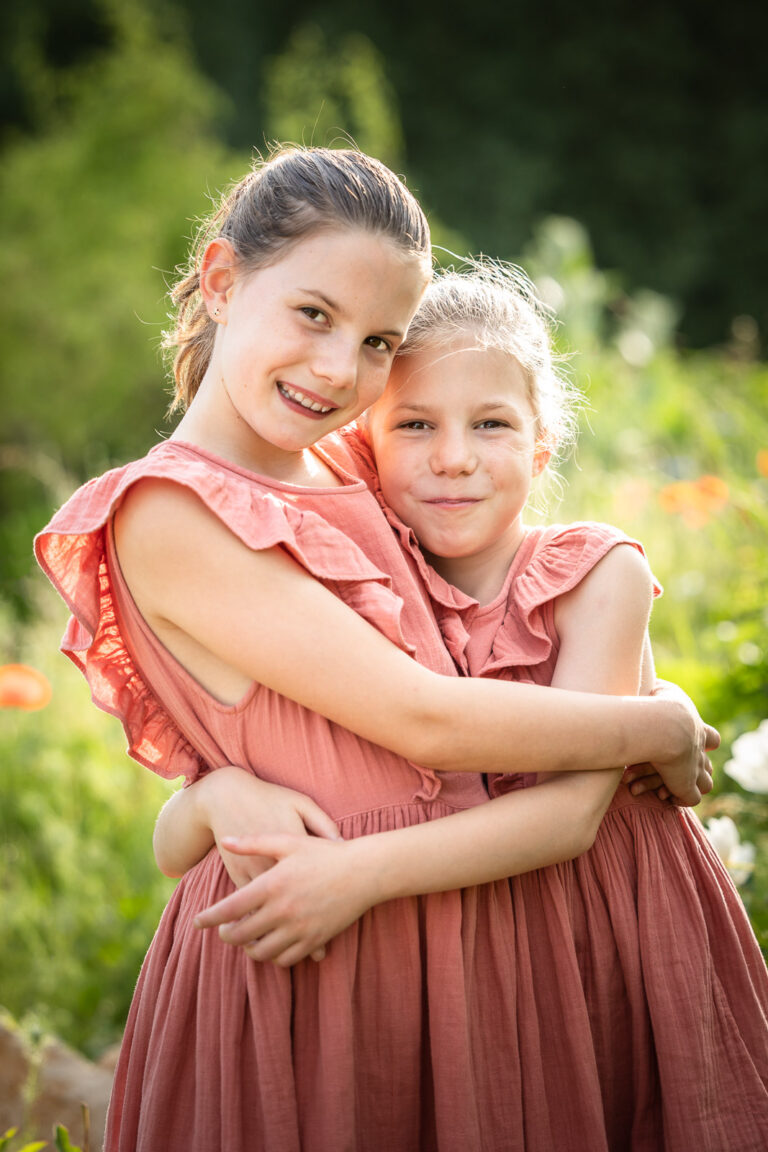 portrait de jeunes filles lors d'une séance photo en famille