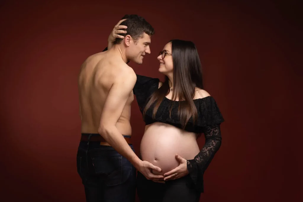 séance photo grossesse en studio à Aix les Bains