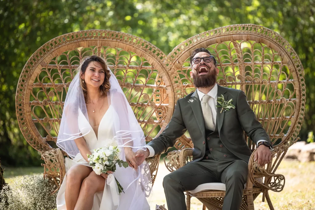 joie et émotions des mariés pendant leur cérémonie laïque